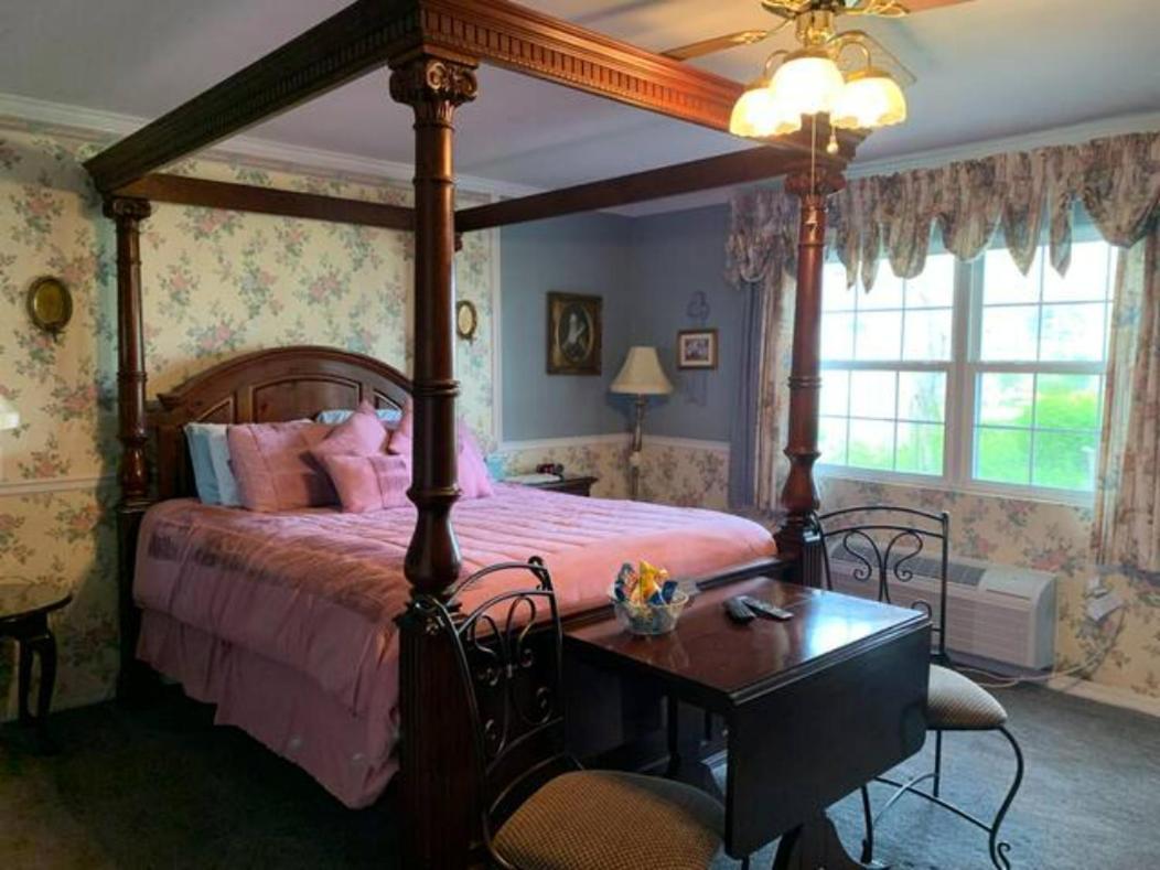 Dickey House Bed And Breakfast Marshfield Exterior photo