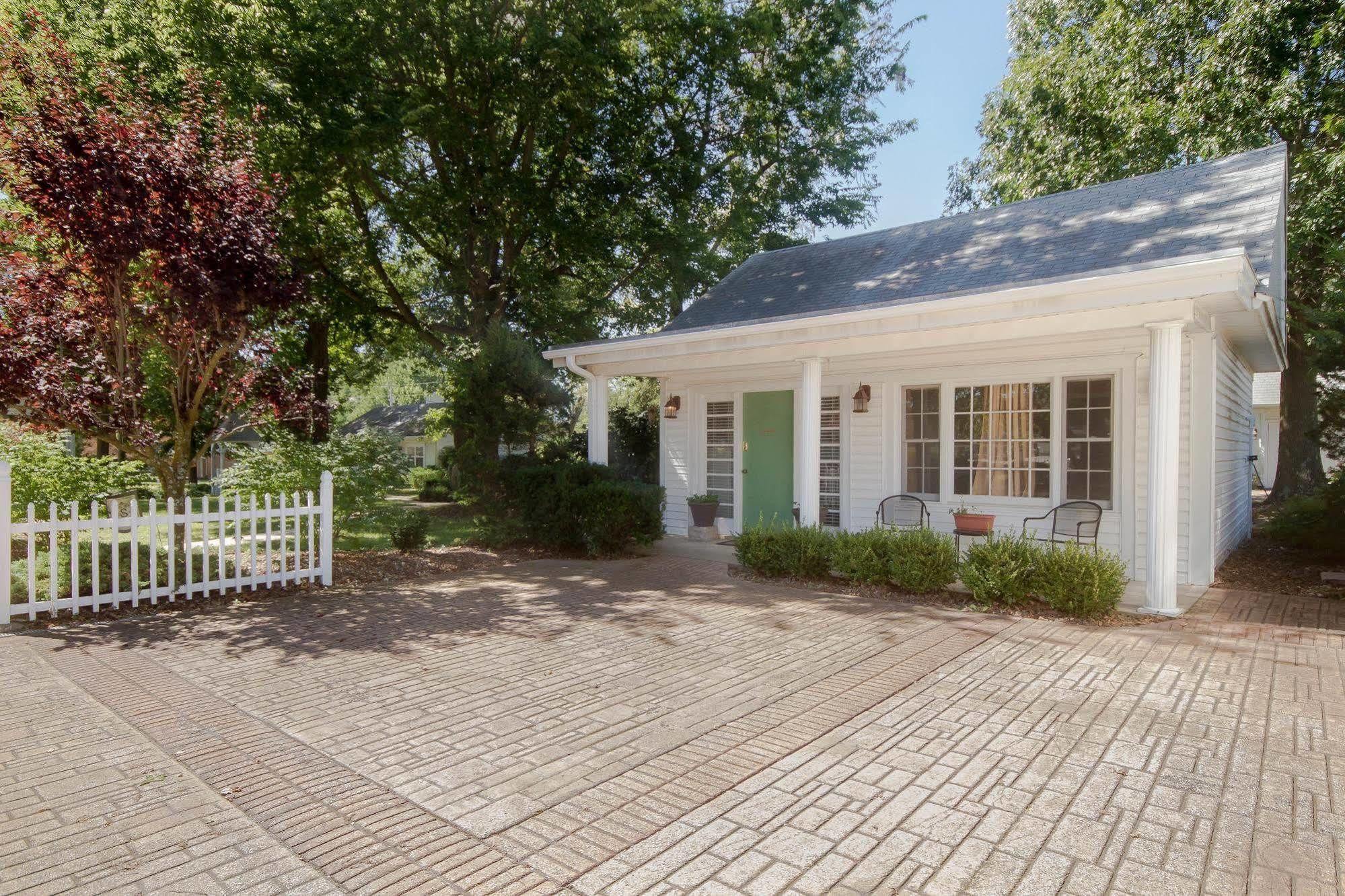 Dickey House Bed And Breakfast Marshfield Exterior photo