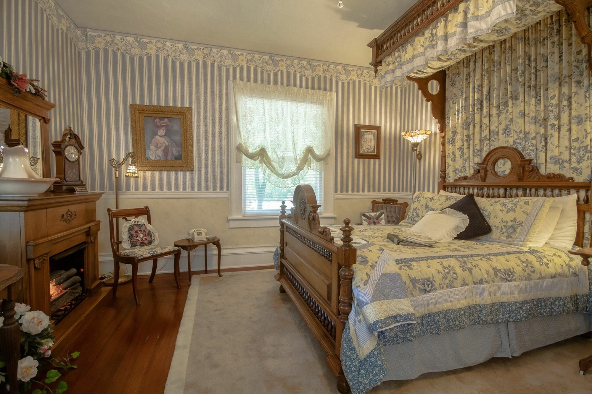 Dickey House Bed And Breakfast Marshfield Exterior photo